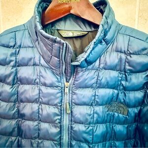 🔥 The North Face Thermoball Navy Quilted Jacket, Medium, 10/10, Clean, No flaws🔥
